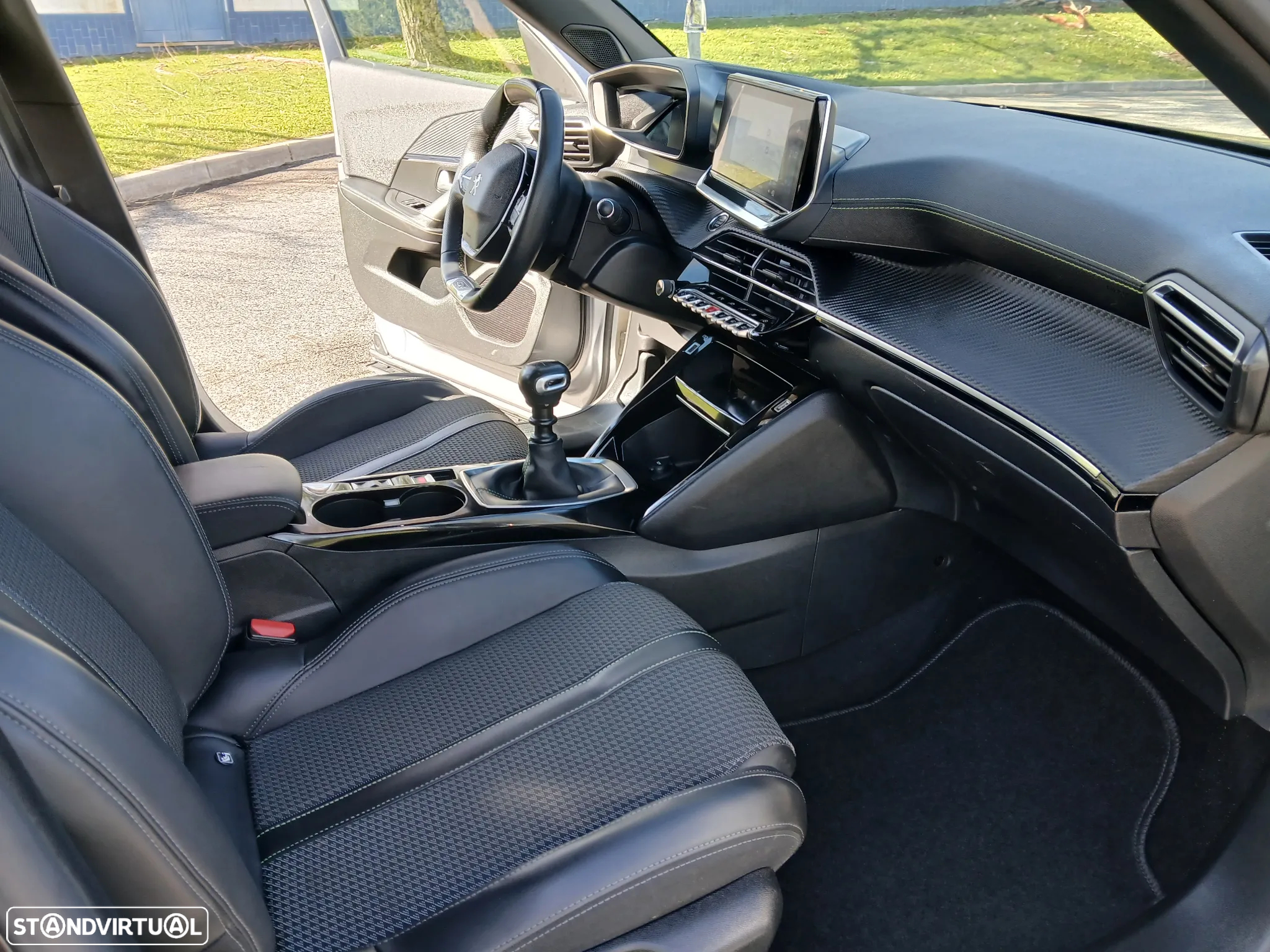 Peugeot 2008 PureTech 130 Stop&Start GT-Line Edition - 9