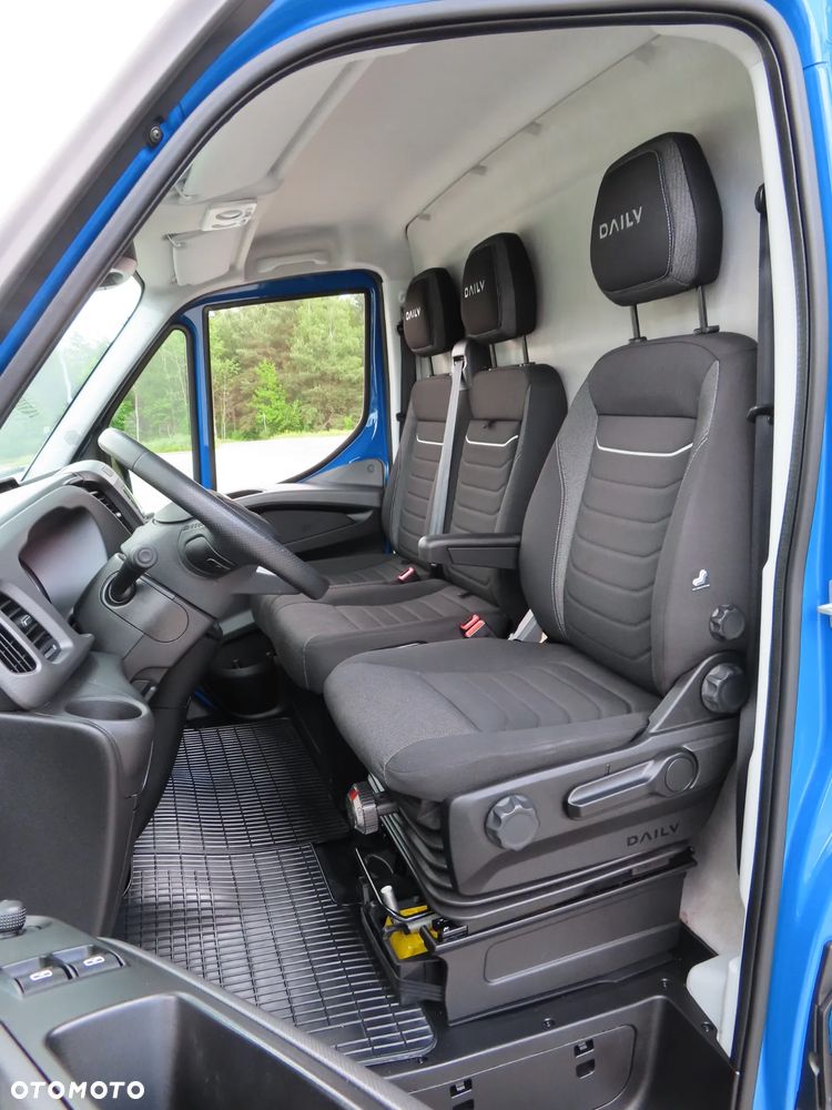 Iveco Daily 35S18 3.0 HPI 180 KM POWER Furgon Blaszak XXL 4.70 CM MAXI LONG Wysokość H2 1900 mm WZMACNIANE ZAWIESZENIE 970 Kg Ładowność HAK 3500 Kg Rozstaw Osi 4100 mm DMC 3500 Kg, WZMACNIANY Stan JAK NOWY OKAZJA DOSTEPNY I GOTOWY - 36
