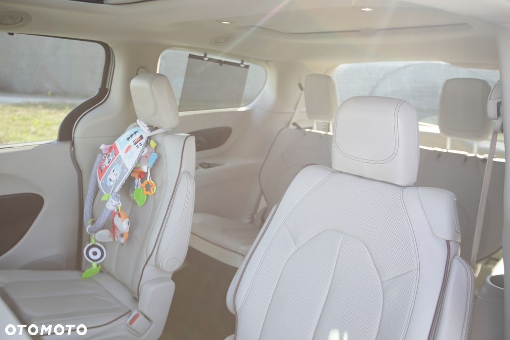 Chrysler Pacifica - 19