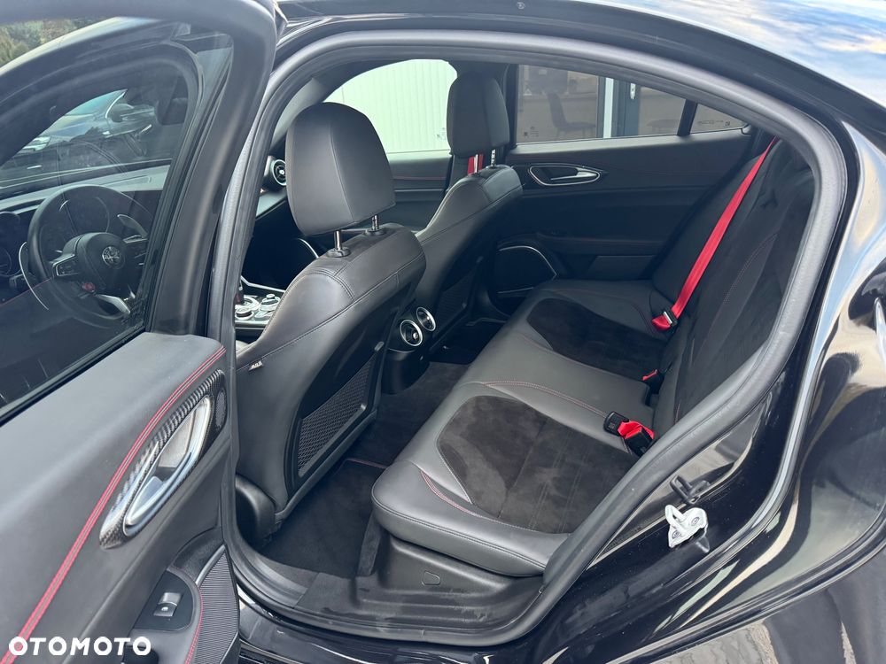 Alfa Romeo Giulia 2.9 Bi Turbo V6 Quadrifoglio Nring - 26