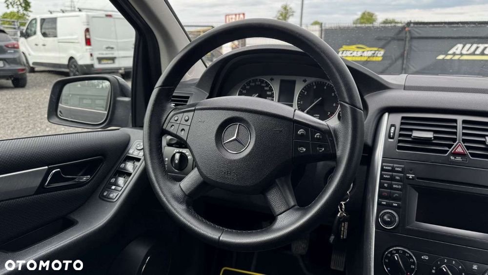 Mercedes-Benz Klasa B - 32