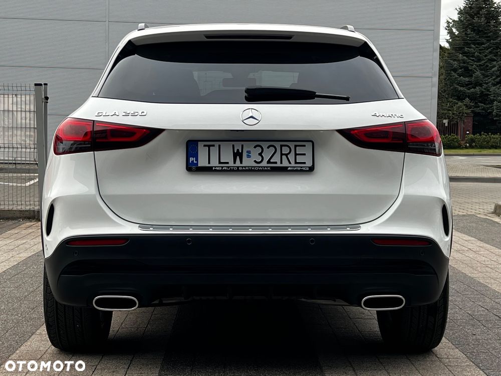 Mercedes-Benz GLA 250 4Matic 7G-DCT AMG Line - 2