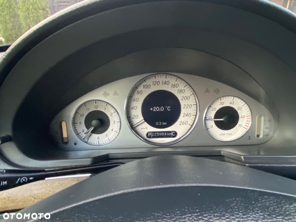 Mercedes-Benz Klasa E 320 T 4Matic Avantgarde - 30