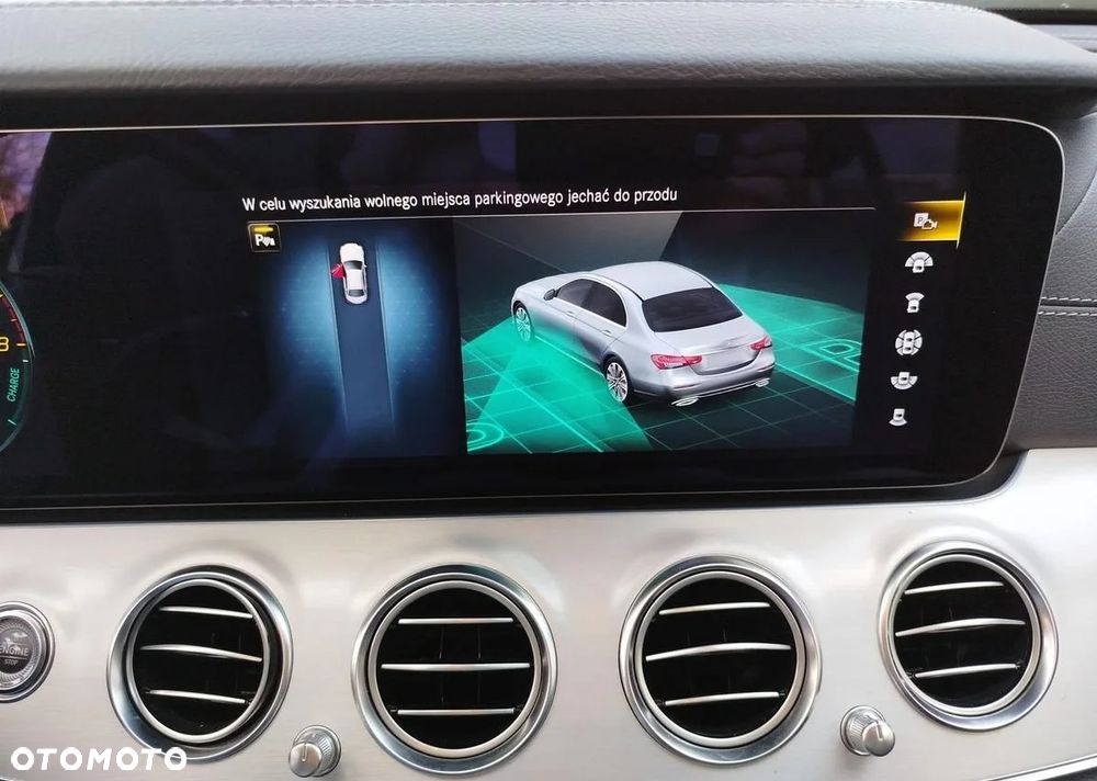 Mercedes-Benz Klasa E 300 9G-TRONIC AMG Line - 21