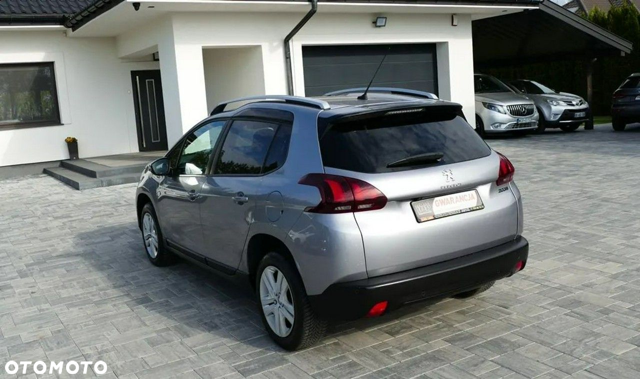 Peugeot 2008 1.2 Pure Tech GPF Allure S&S - 11