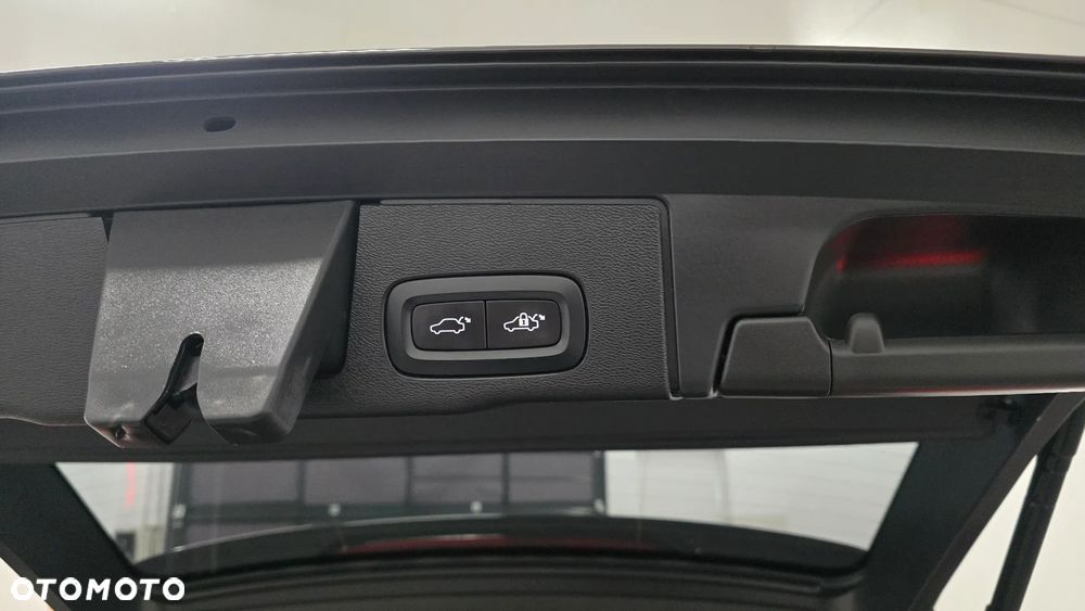 Volvo XC 60 B4 D AWD Plus Dark - 10