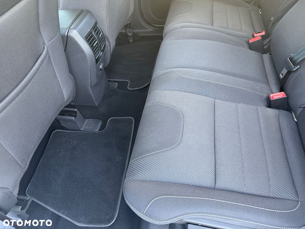 Ford Kuga - 28