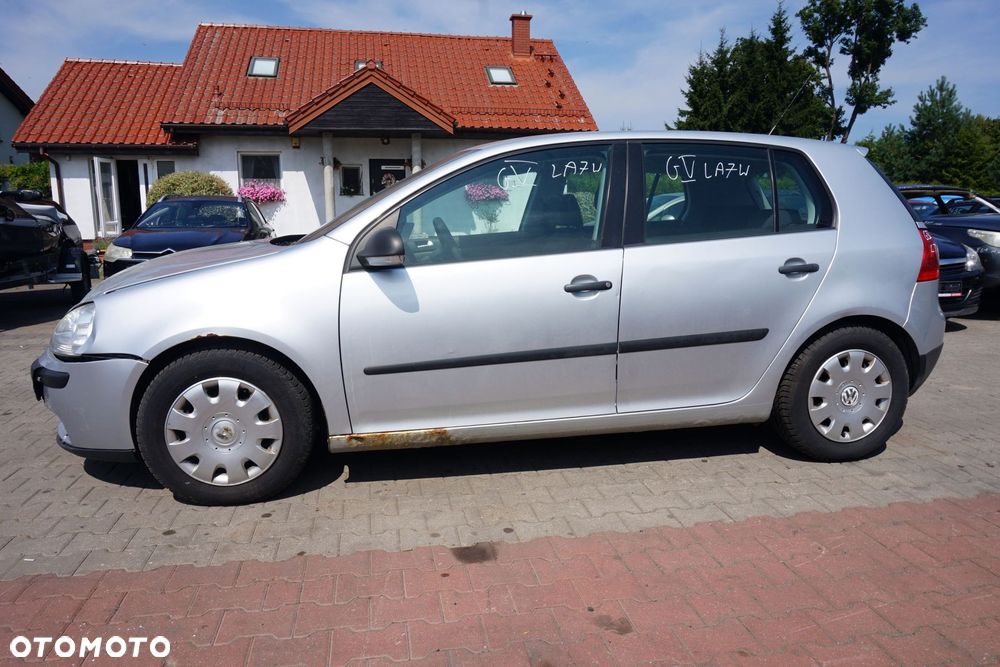 VOLKSWAGEN GOLF V 5D HB 2006 LA7W 1.6 8V BSE 102KM HTN SREBRNY na części - 2
