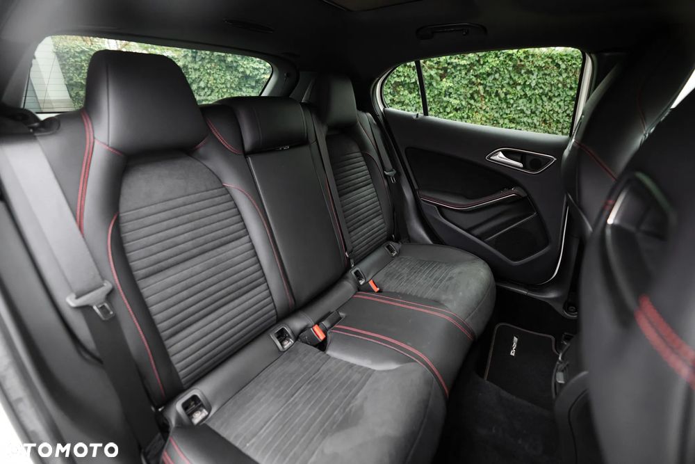 Mercedes-Benz GLA 200 7G-DCT AMG Line - 20