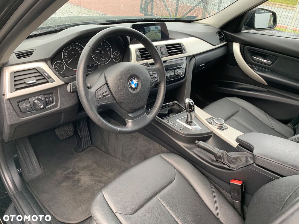 BMW Seria 3 318i Advantage - 25