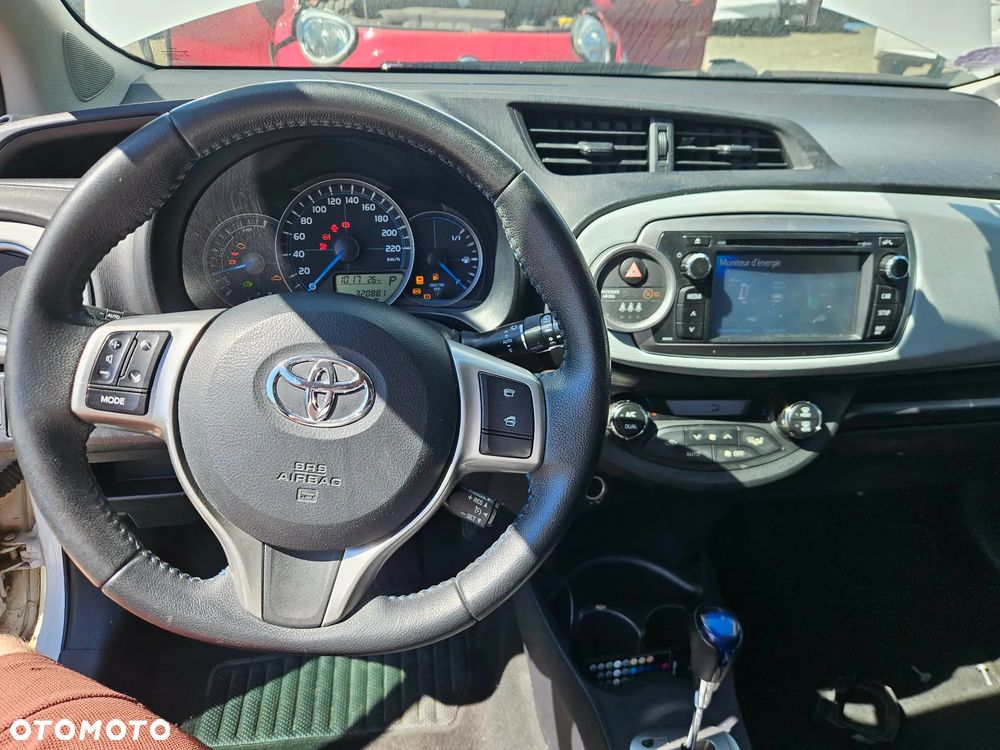Toyota Yaris 1.5 VVT-i Comfort - 12