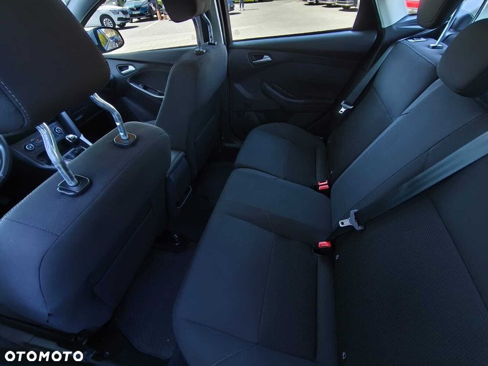 Ford Focus 1.6 SYNC Edition - 17