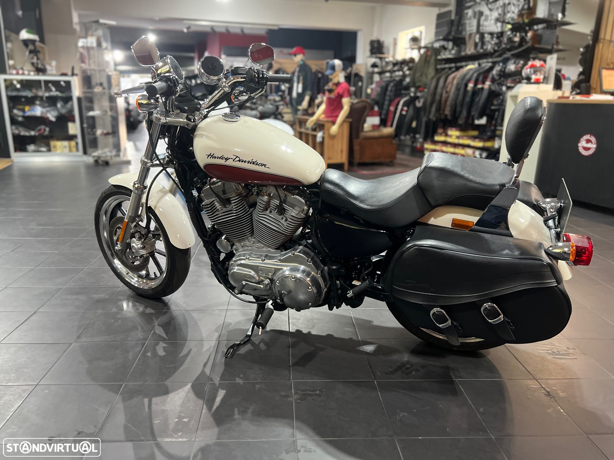 Harley-Davidson 883 - 3