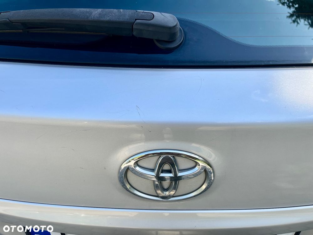 Toyota Avensis 2.0 D-4D Sol - 19