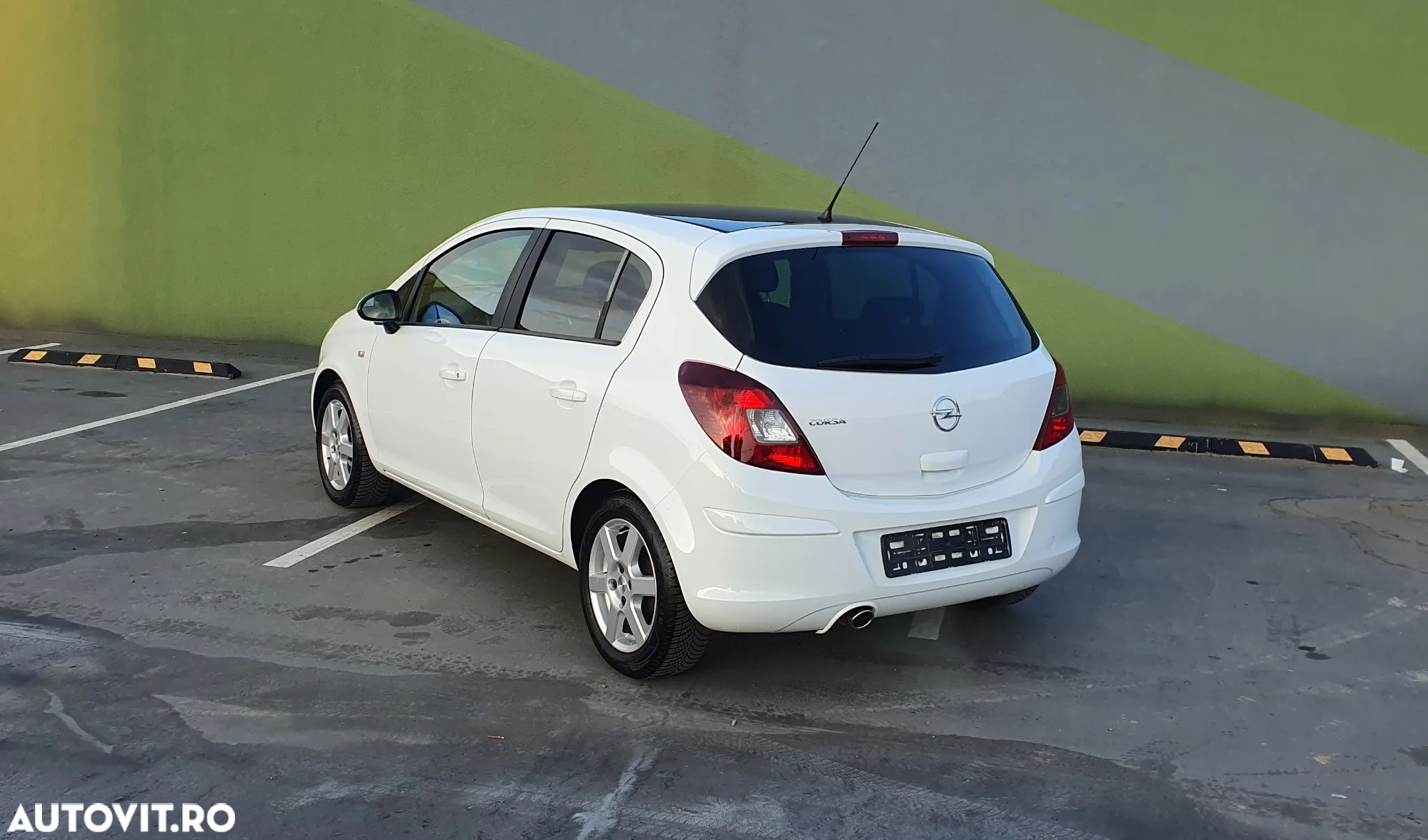 Opel Corsa 1.2 Essentia - 4