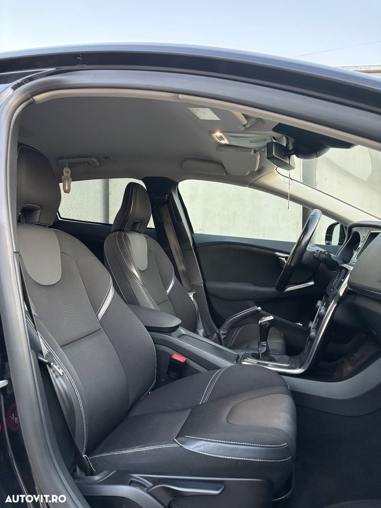 Volvo V40 D4 Momentum - 18
