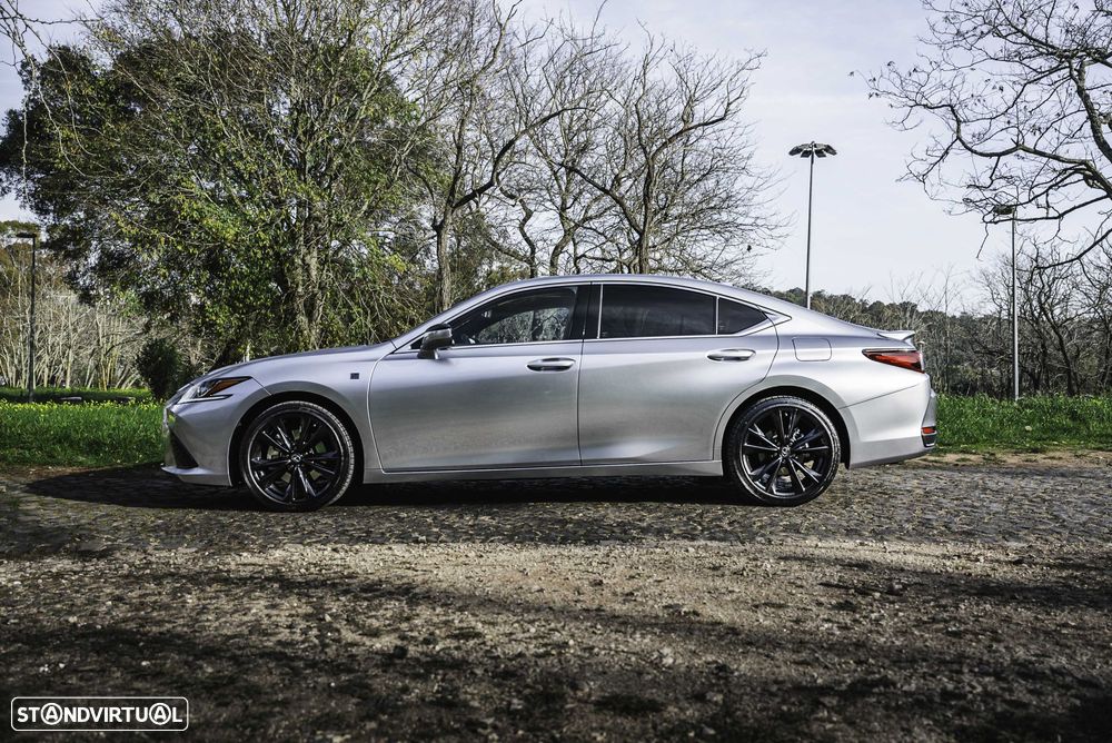 Lexus ES 300h Sport - 6