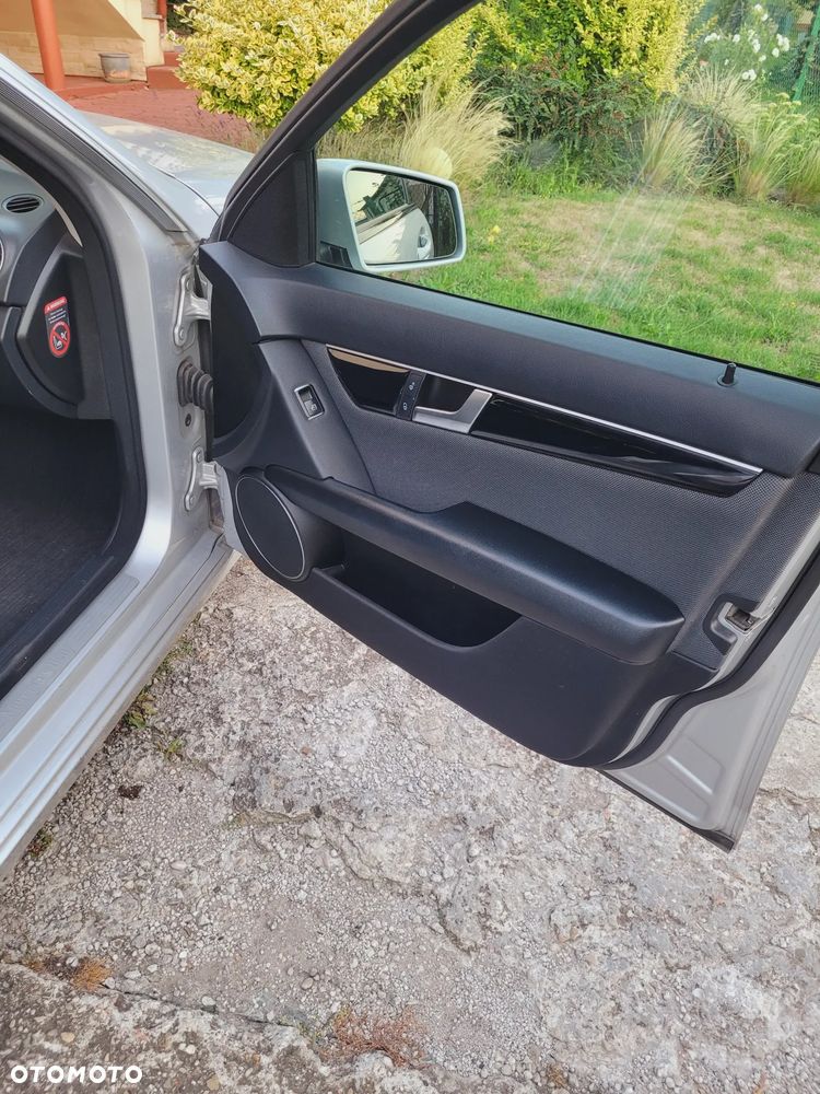 Mercedes-Benz Klasa C 220 CDI 7G-TRONIC Edition - 19