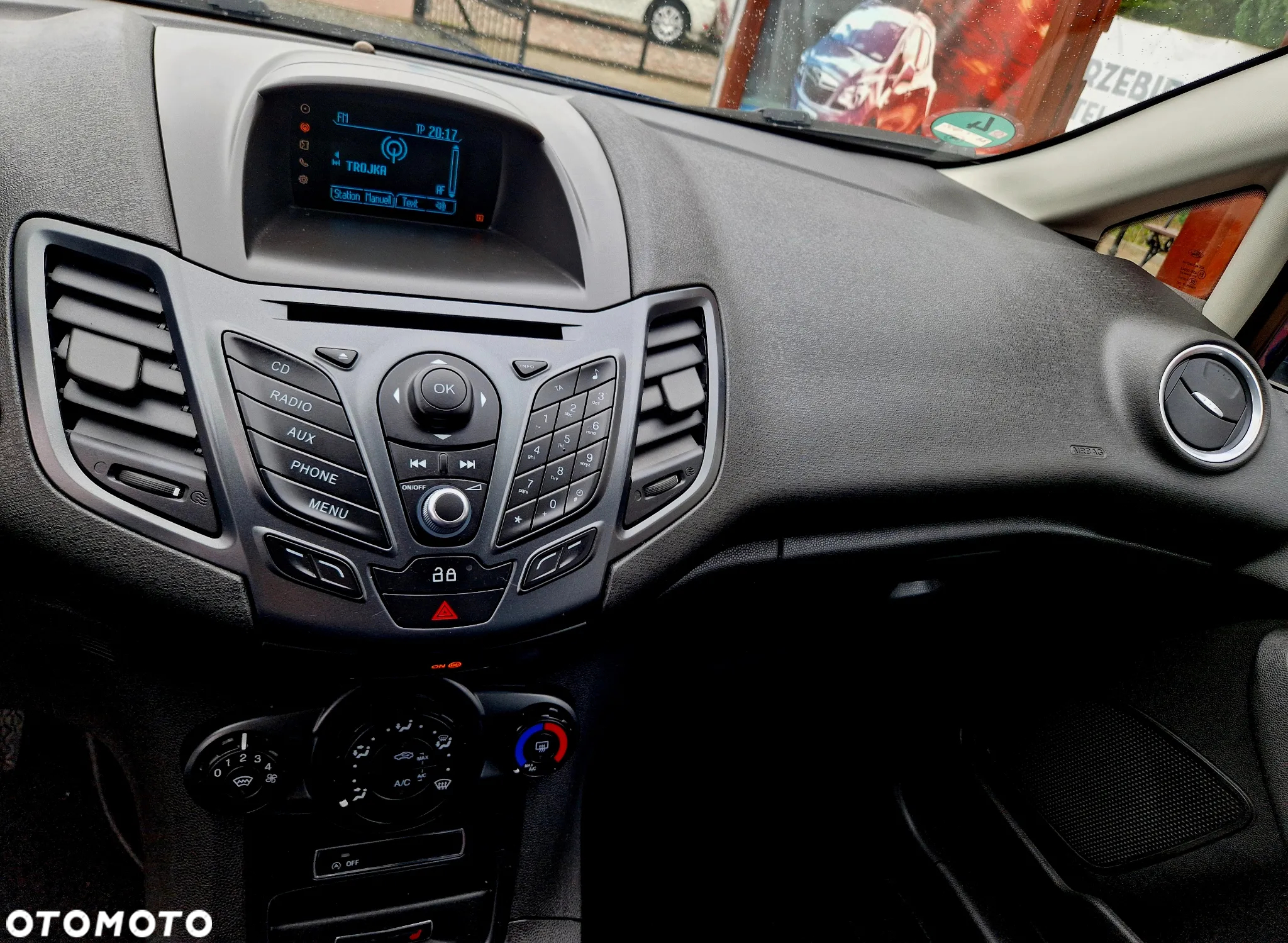 Ford Fiesta 1.0 EcoBoost S&S TREND - 26
