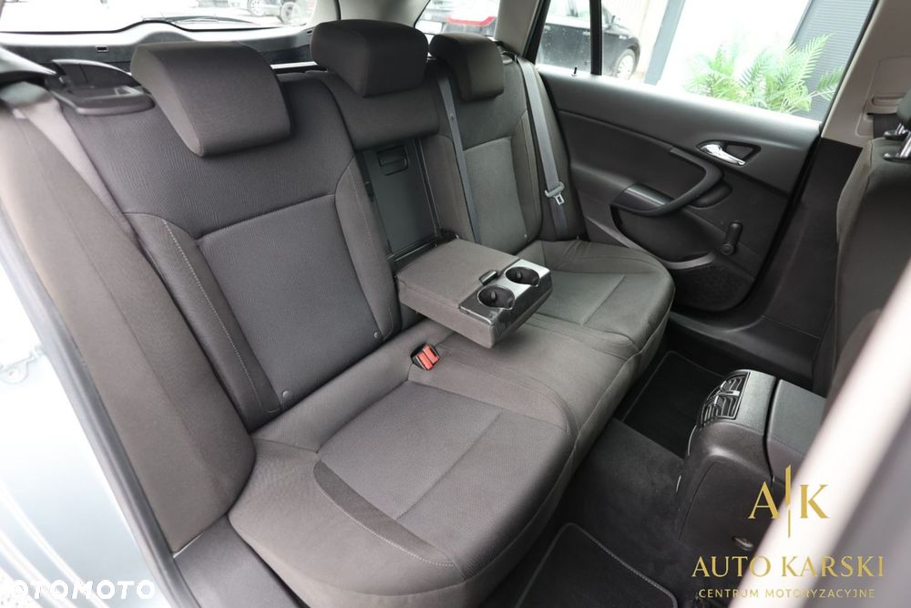 Opel Insignia - 35