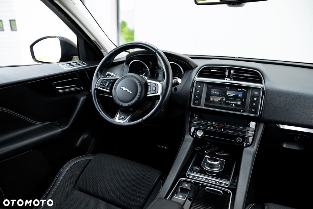 Jaguar F-Pace 20d AWD R-Sport - 26