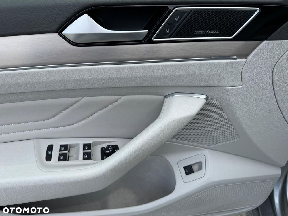 Volkswagen Passat - 26