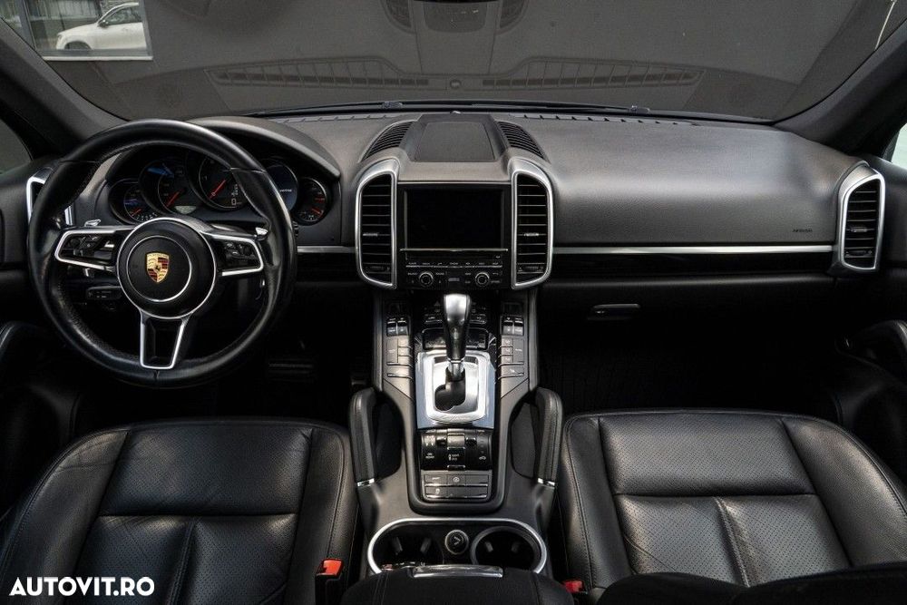 Porsche Cayenne - 14