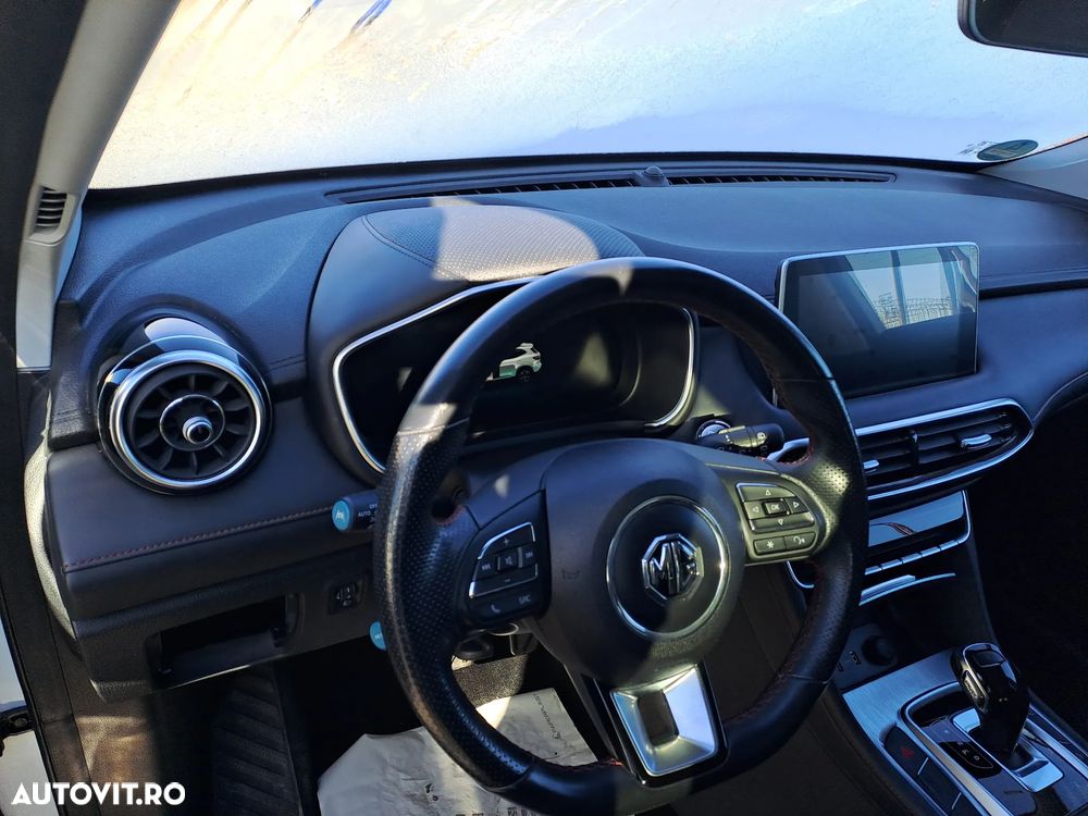 MG EHS PHEV Luxury - 13
