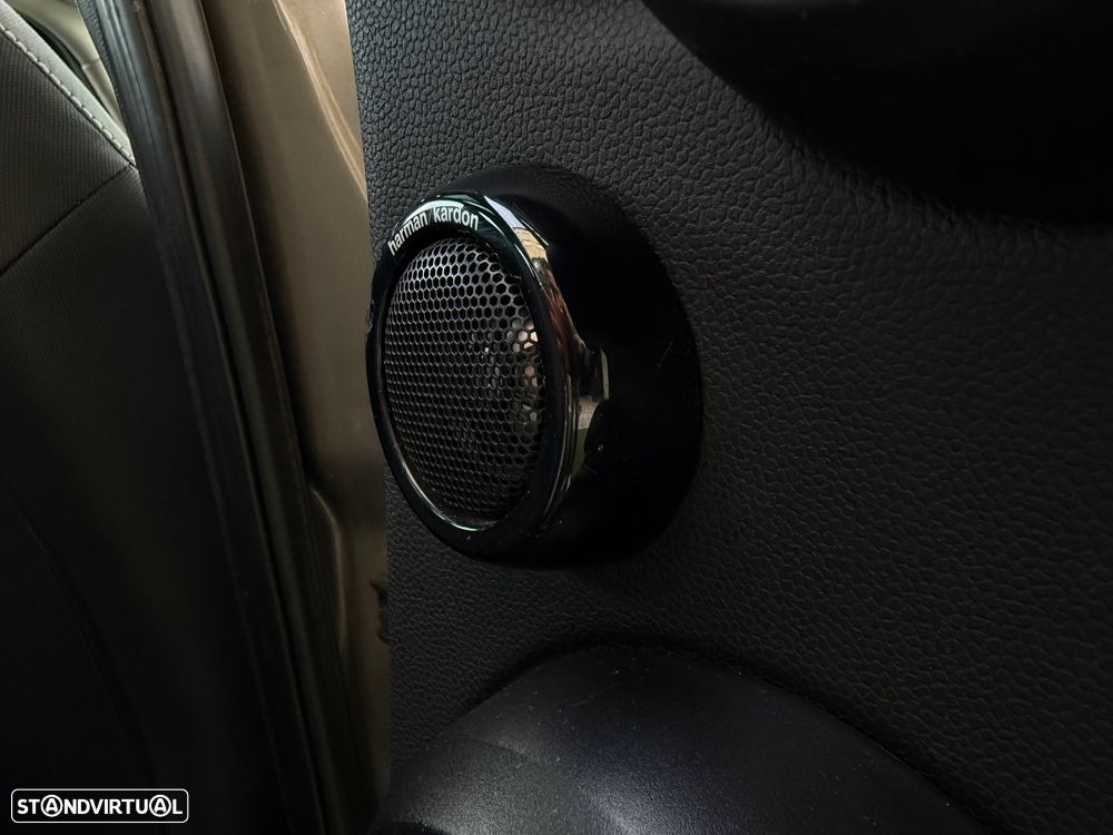 MINI 5 Portas Cooper D Auto - 17