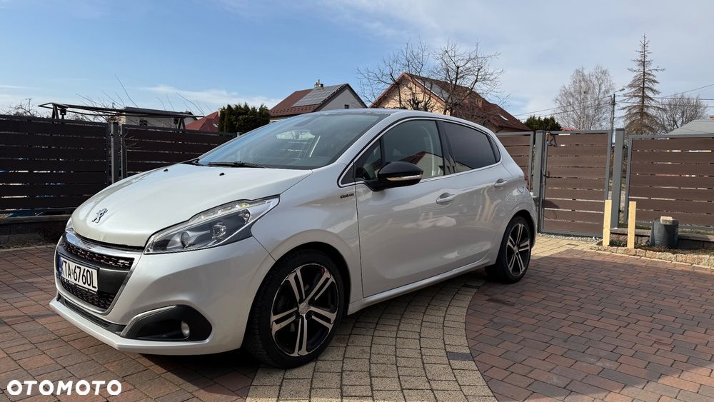 Peugeot 208 - 10