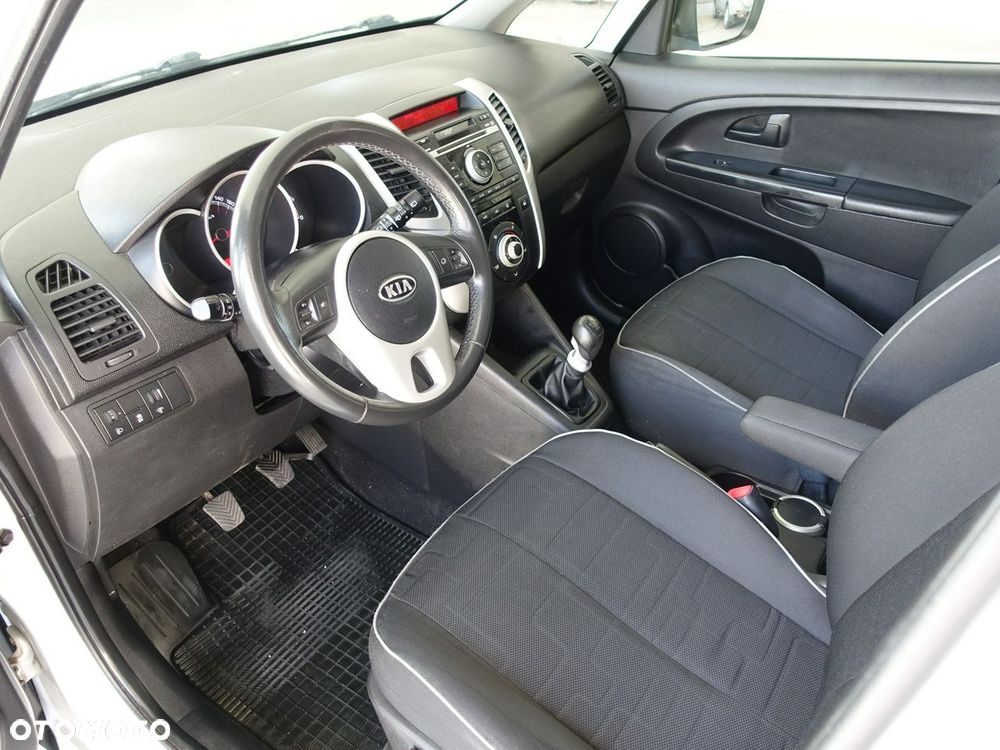 Kia Venga - 11