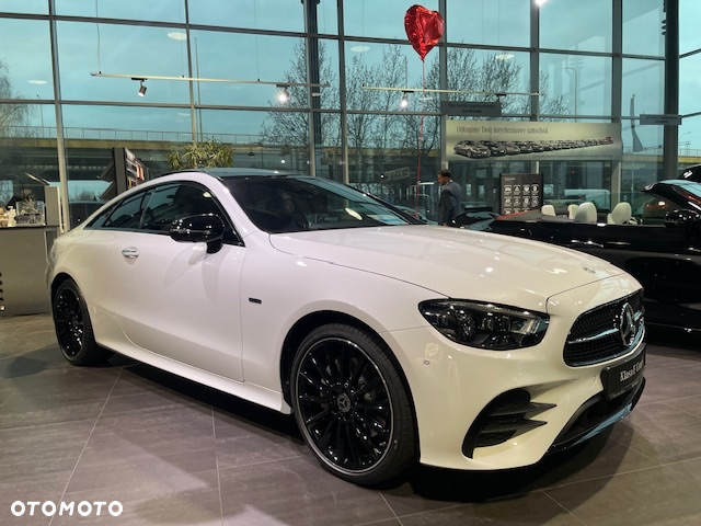 Mercedes-Benz Klasa E 200 Coupe 4-Matic 9G-TRONIC - 3