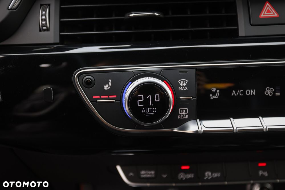 Audi A4 Avant 40 TDI quattro S tronic S line - 32