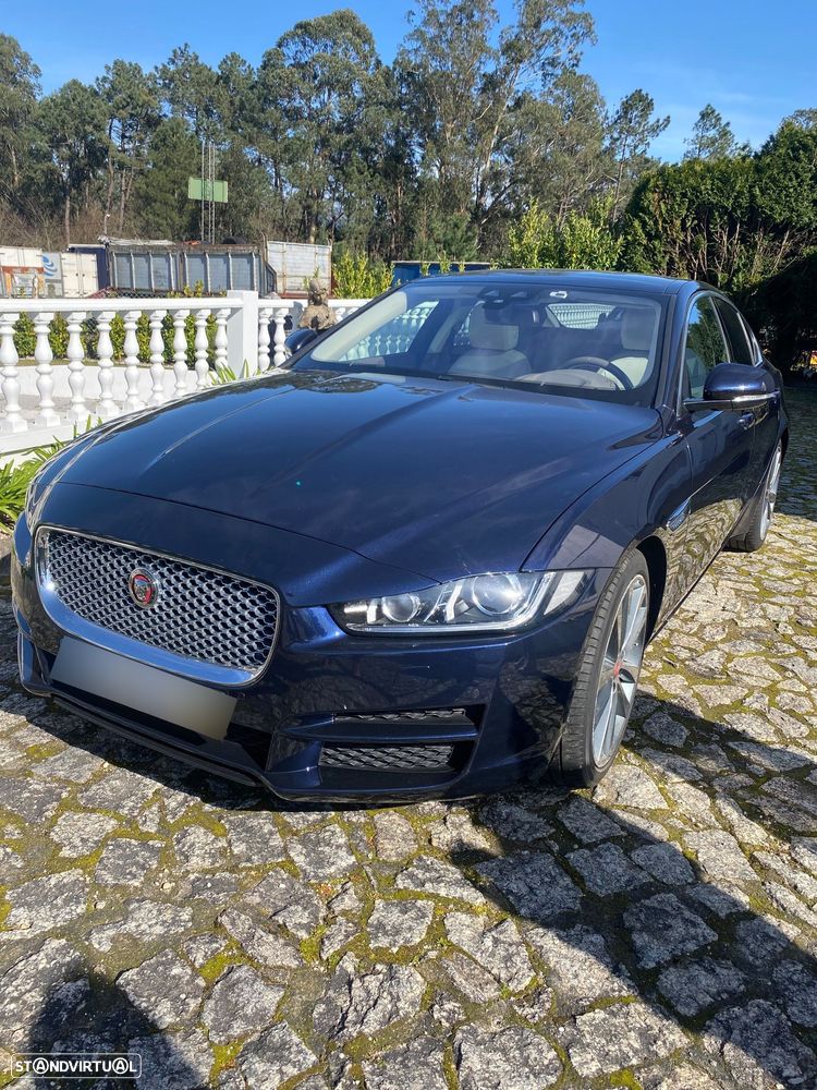 Jaguar XE 2.0 D Prestige Aut. - 2