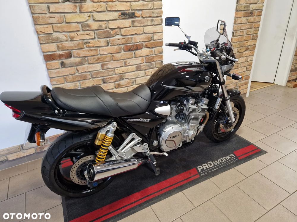 Yamaha XJR - 3