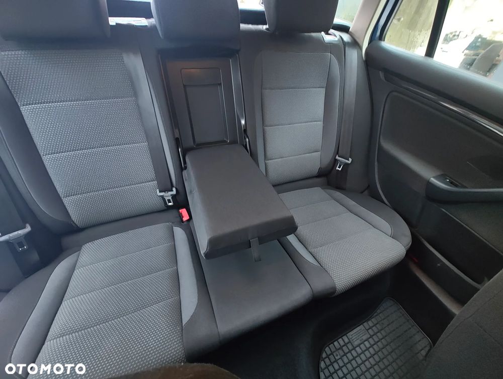 Volkswagen Golf 1.6 TDI Comfortline - 11