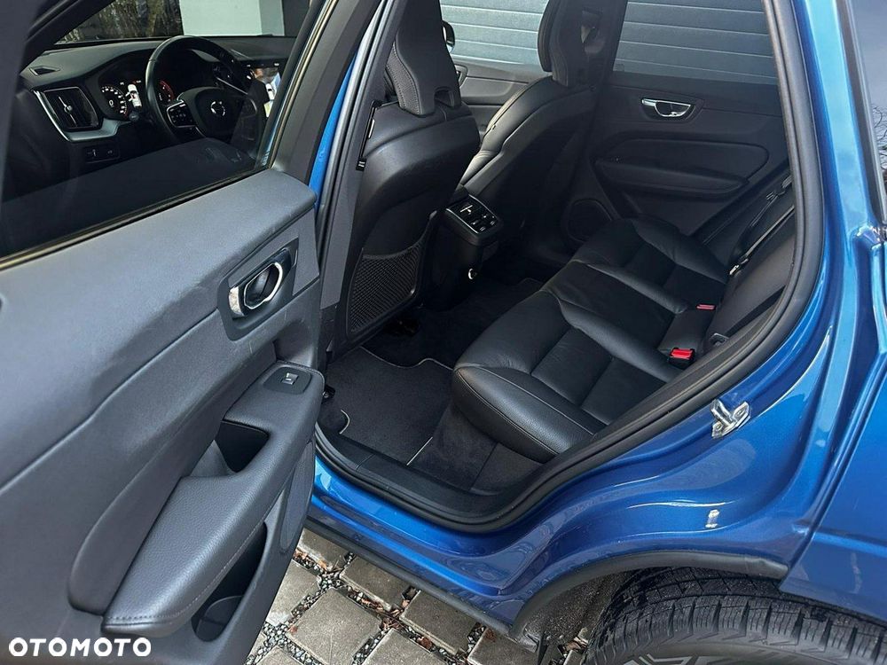 Volvo XC 60 D5 SCR AWD R-Design - 13