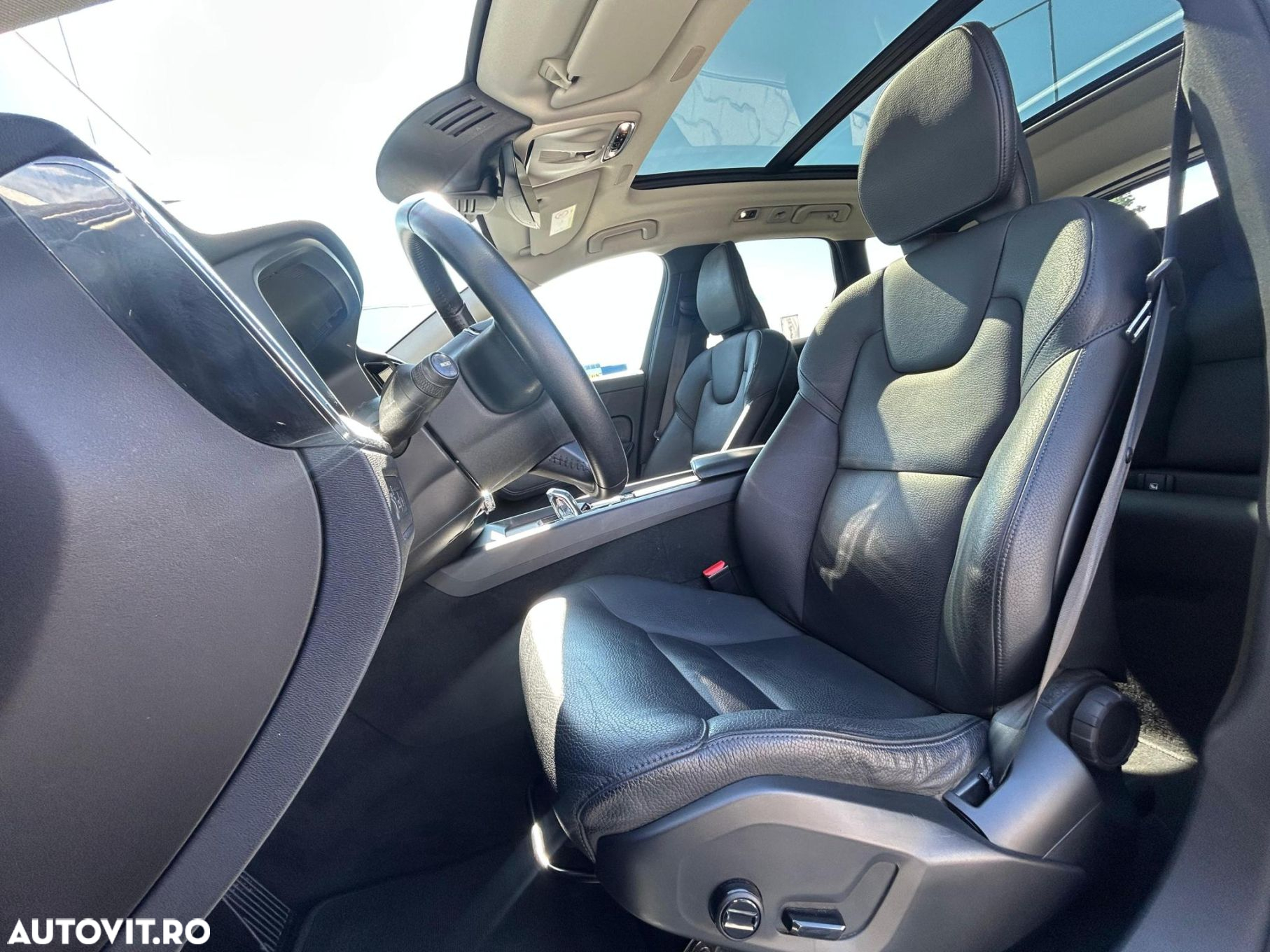 Volvo XC 60 T8 Twin Engine AWD Geartronic Momentum - 14