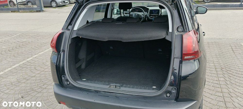 Peugeot 2008 1.2 Pure Tech GPF Style - 21