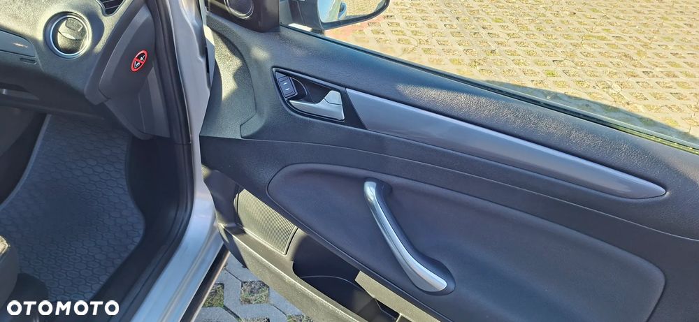 Ford Mondeo - 10