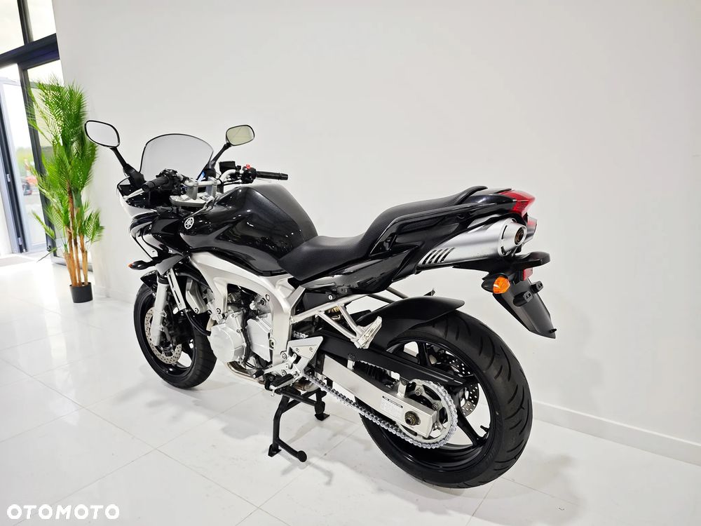 Yamaha FZ - 18