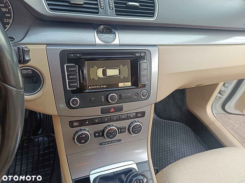 Volkswagen Passat 2.0 TDI Highline - 20