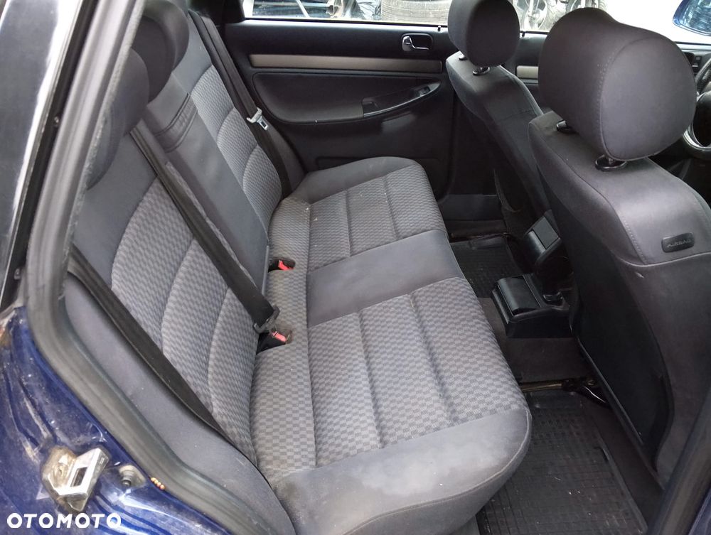 Audi A4 B5 FL (97-01r.) 2.4 B 164KM. Silnik ARJ Skrzynia EAE lakier LZ5K / 5J Nagłośnienie BOSE. Cały na części. GWARANCJA !!!  Przód Tył Zestaw Komplet Drzwi Klapa Zderzak Błotnik Maska Grill Atrapa Szyba Pas Lampa Lusterko Boczki Fotel Kanapa Kokpit Deska Rozdzielcza Przełącznik Włącznik Sterownik Przewody Wiązka Instalacja Moduł Komputer Czujnik Listwa Pompa Alternator Wtryski Głowica Rozrusznik Kompresor Sprzęgło Dwumas Silnik Skrzynia ABS Klimatyzacji Paliwa Wspomagania Kolektor Turbina Przepustnica Zawór Chłodnica Koło Hak Belka Sanki Zawieszenie Mcpherson Półoś Amortyzator Wydech Tłumik Zacisk Most - 10