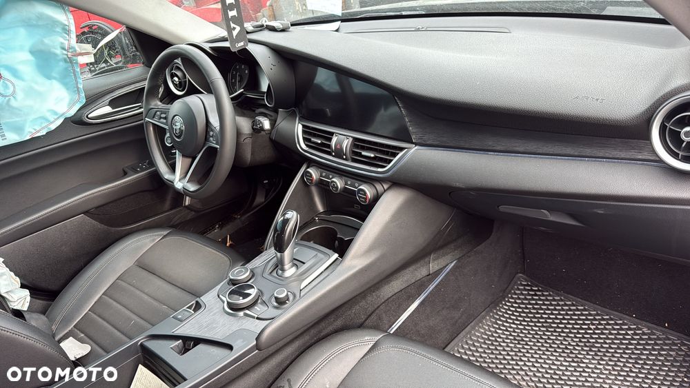 Alfa Romeo Giulia 2.0 Turbo - 15