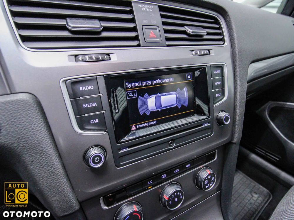 Volkswagen Golf 1.2 TSI BMT Comfortline - 21