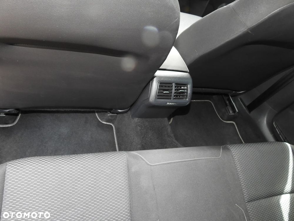 Volkswagen Golf - 13