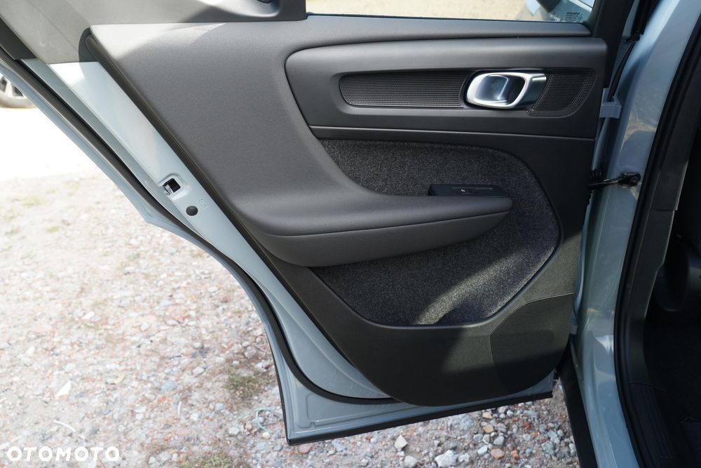 Volvo XC 40 B3 Plus Dark - 6