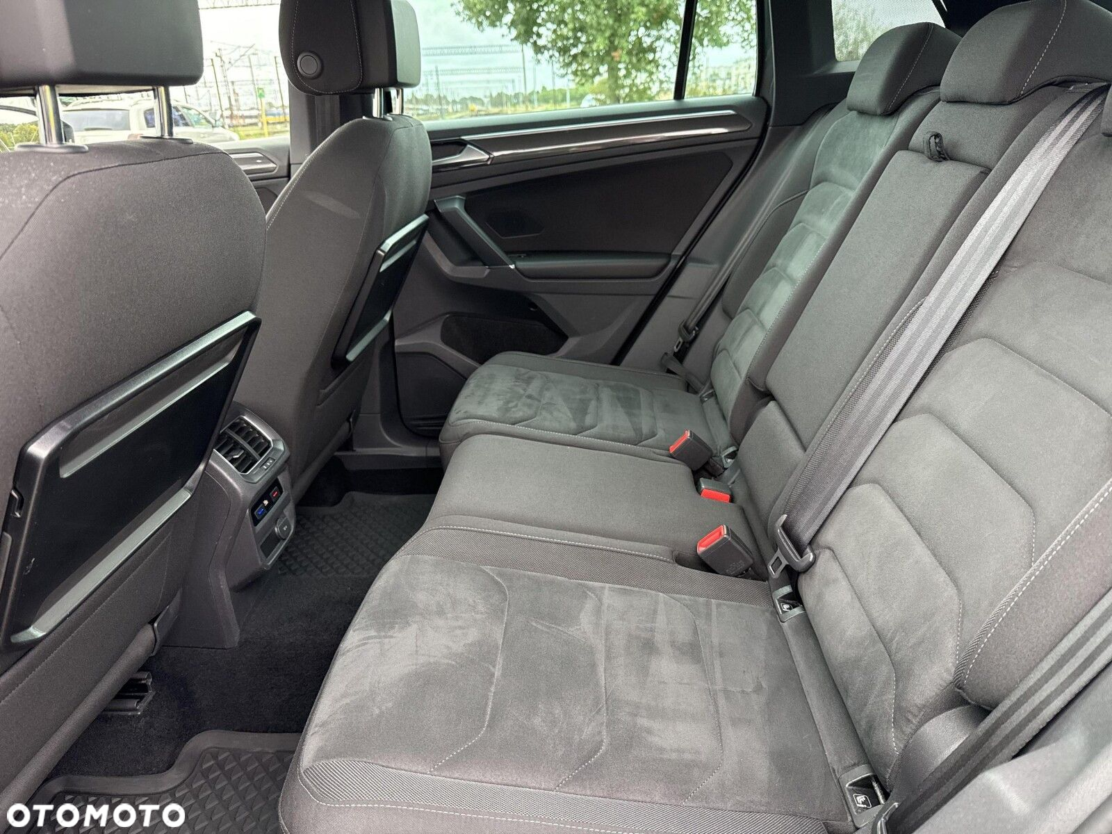 Volkswagen Tiguan - 24