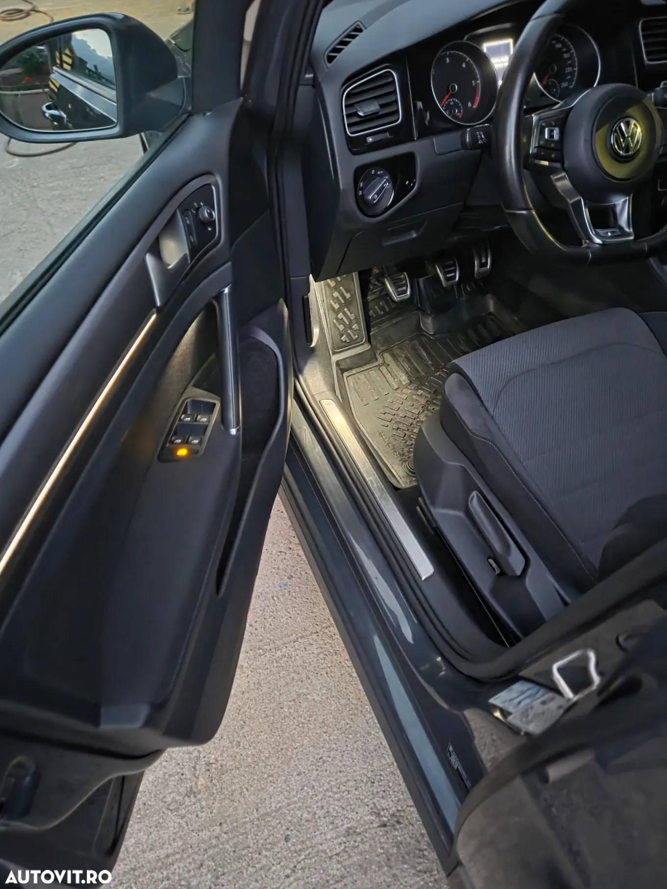 Volkswagen Golf - 12