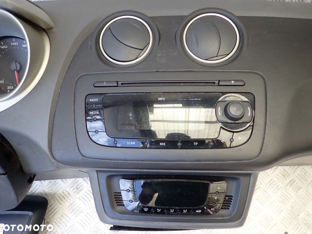 KOKPIT DESKA ROZDZIELCZA SEAT IBIZA IV ,WERSJA 5 DRZWIOWA  Z PASAMI - 9